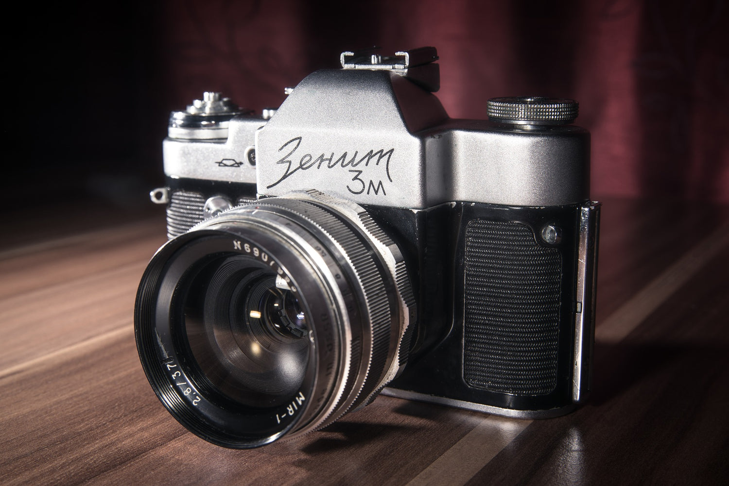 SLR photo cameras