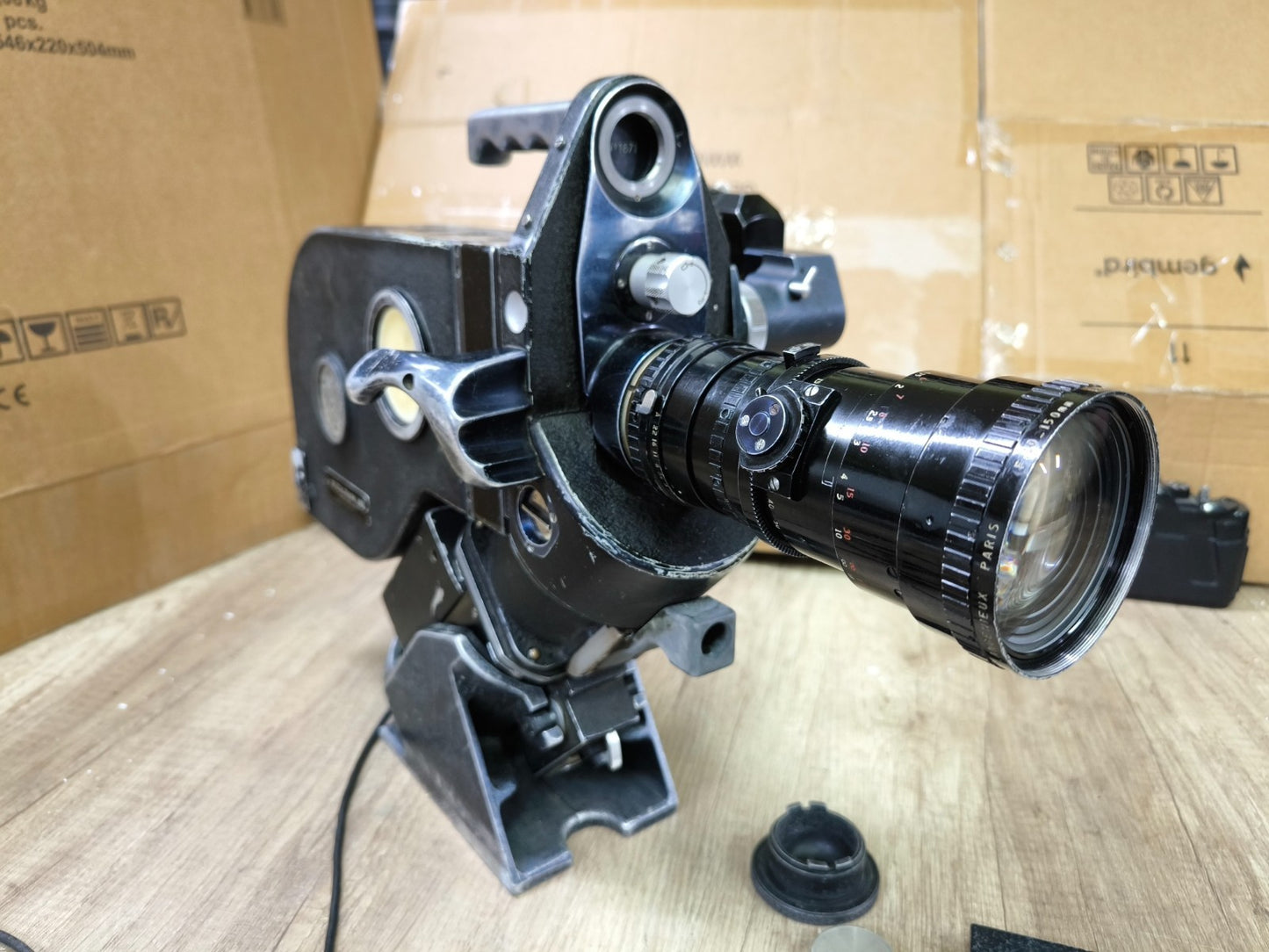 Eclair NPR 16mm Camera 400' Magazine motor tripod Angenieux 12-120 2.2 B Ultra16