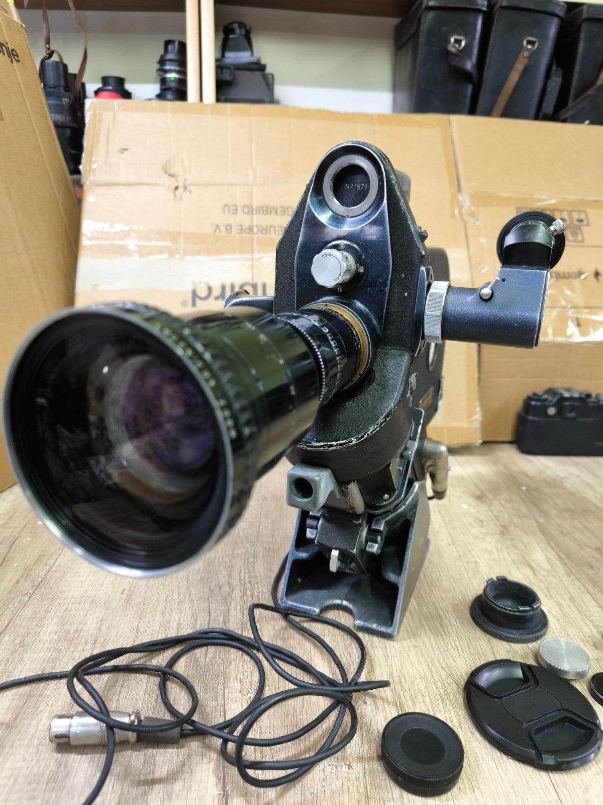 Eclair NPR 16mm Camera 400' Magazine motor tripod Angenieux 12-120 2.2 B Ultra16