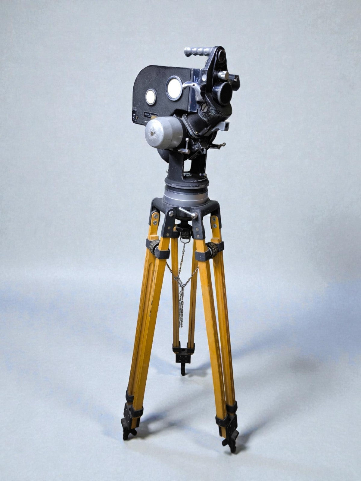 Eclair NPR 16mm Camera 400' Magazine motor tripod Angenieux 12-120 2.2 B Ultra16