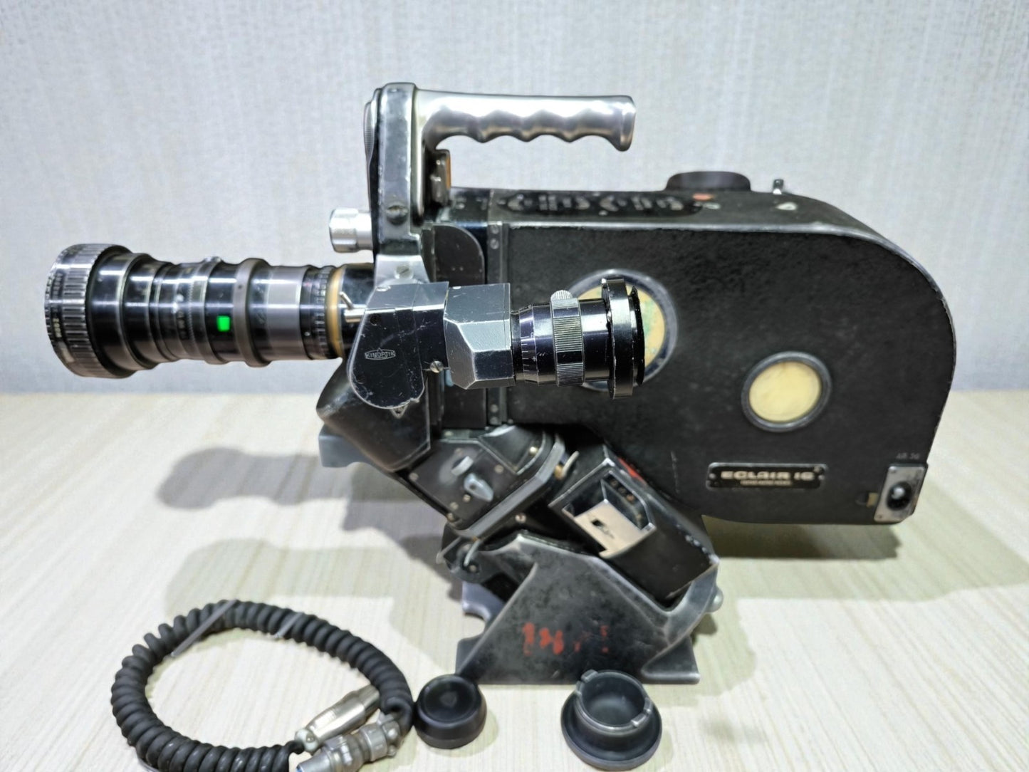 Eclair NPR 16mm Camera 400' Magazine motor tripod Angenieux 12-120 2.2 B Ultra16