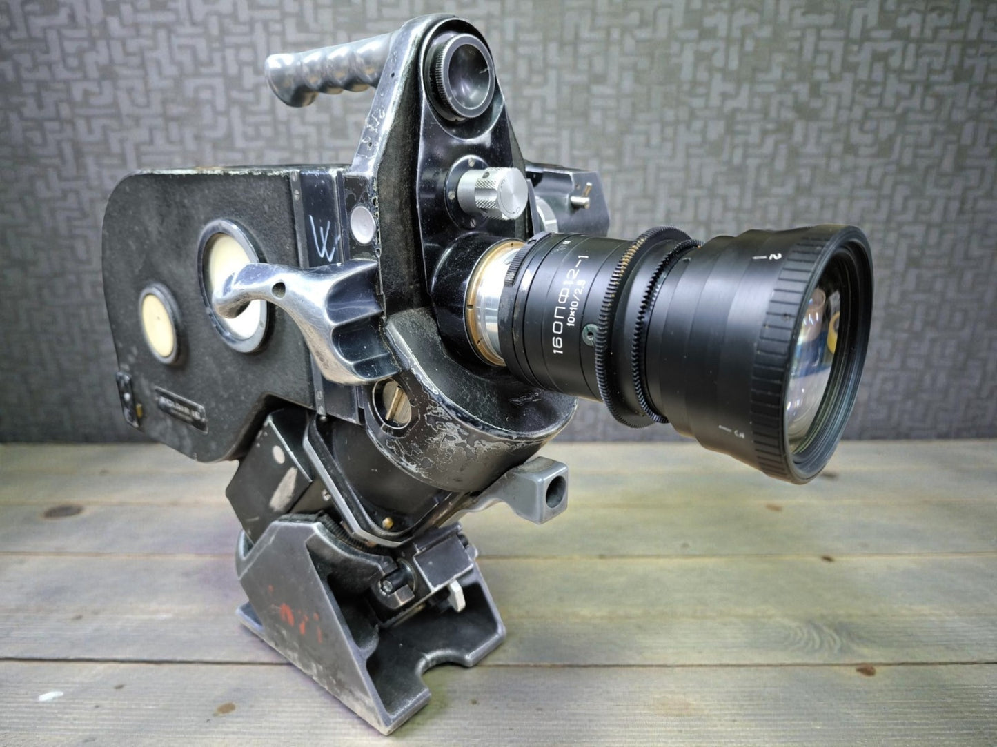 Eclair NPR 16mm Camera 400' Magazine motor tripod Angenieux 12-120 2.2 B Ultra16
