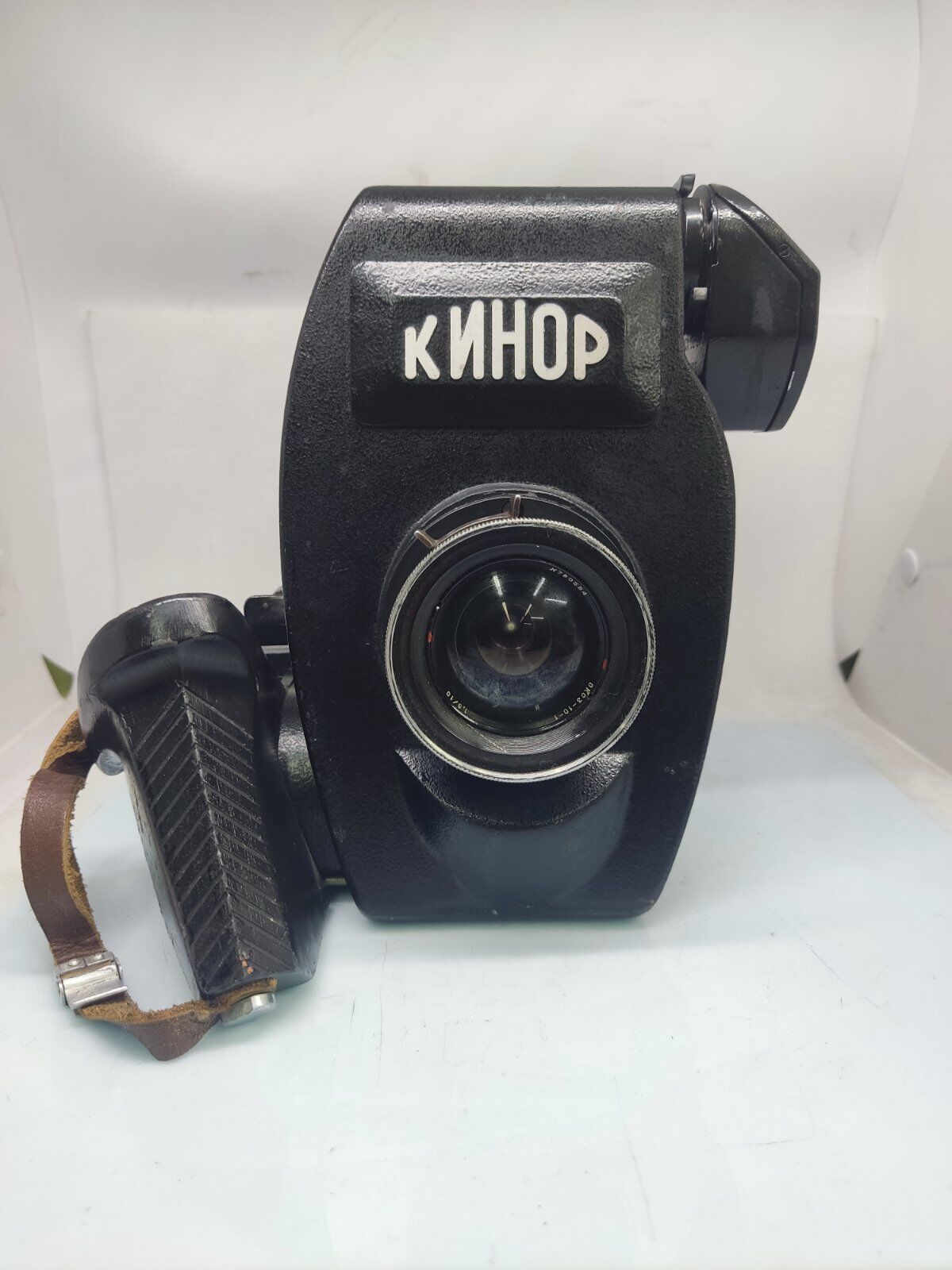 16mm Kinor-16SX-2M Cine Camera, Motor, 2 Magazines, Motor, Lens Good shape