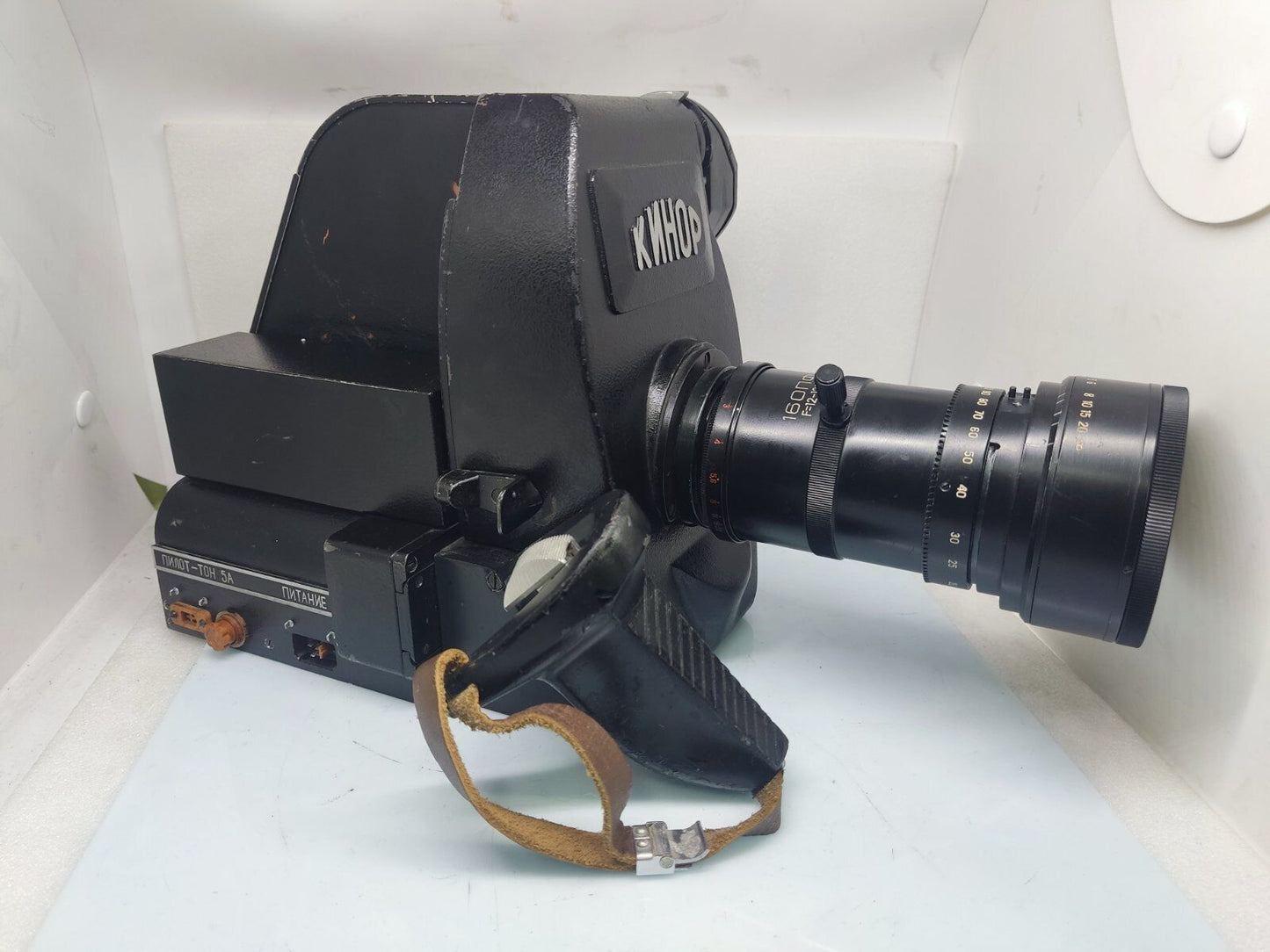 16mm Kinor-16SX-2M Cine Camera, Motor, 2 Magazines, Motor, Lens Good shape