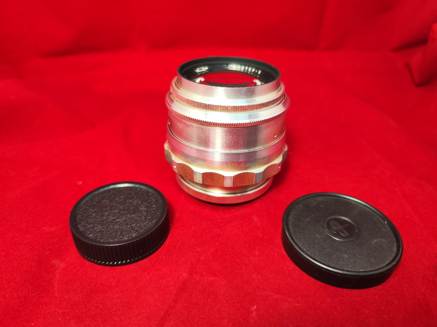 Early 1960 KMZ silver Jupiter-9 85mm f/2 SLR portrait lens M39 M42