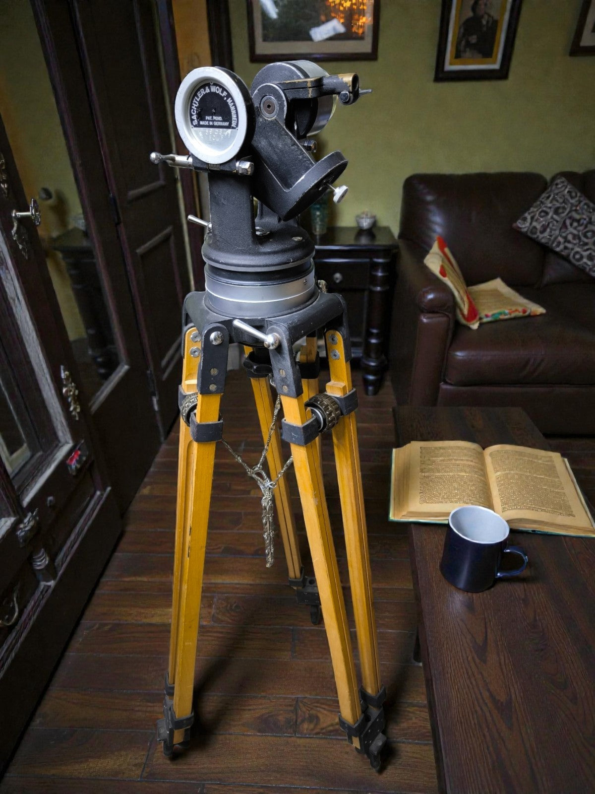 Eclair NPR 16mm Camera 400' Magazine motor tripod Angenieux 12-120 2.2 B Ultra16
