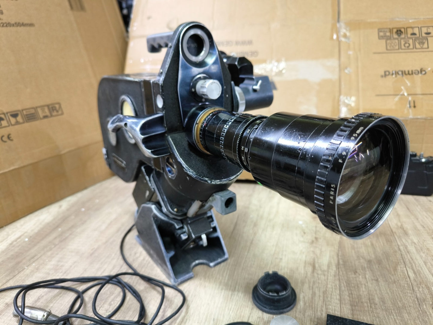 Eclair NPR 16mm Camera 400' Magazine motor tripod Angenieux 12-120 2.2 B Ultra16