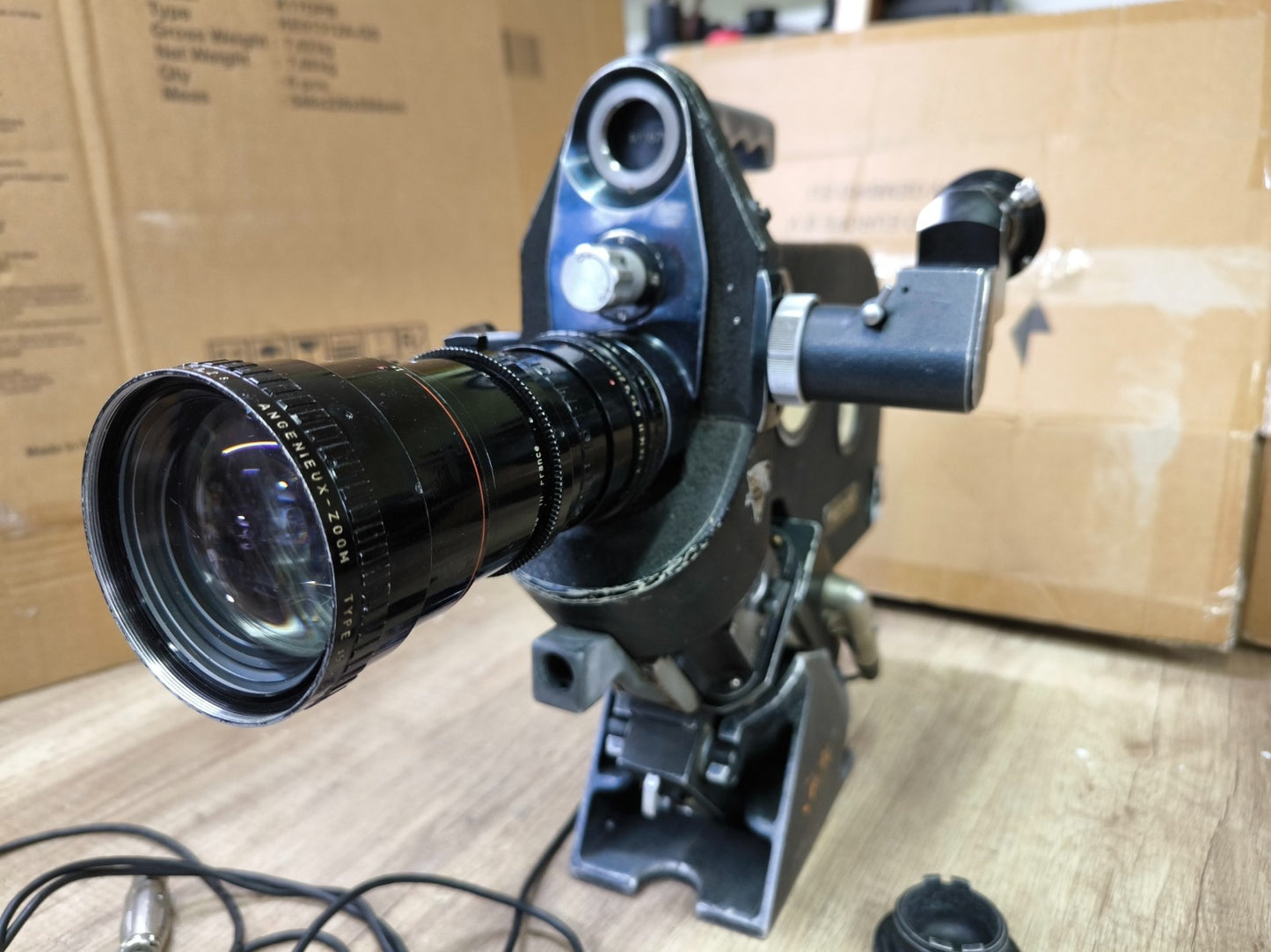 Eclair NPR 16mm Camera 400' Magazine motor tripod Angenieux 12-120 2.2 B Ultra16