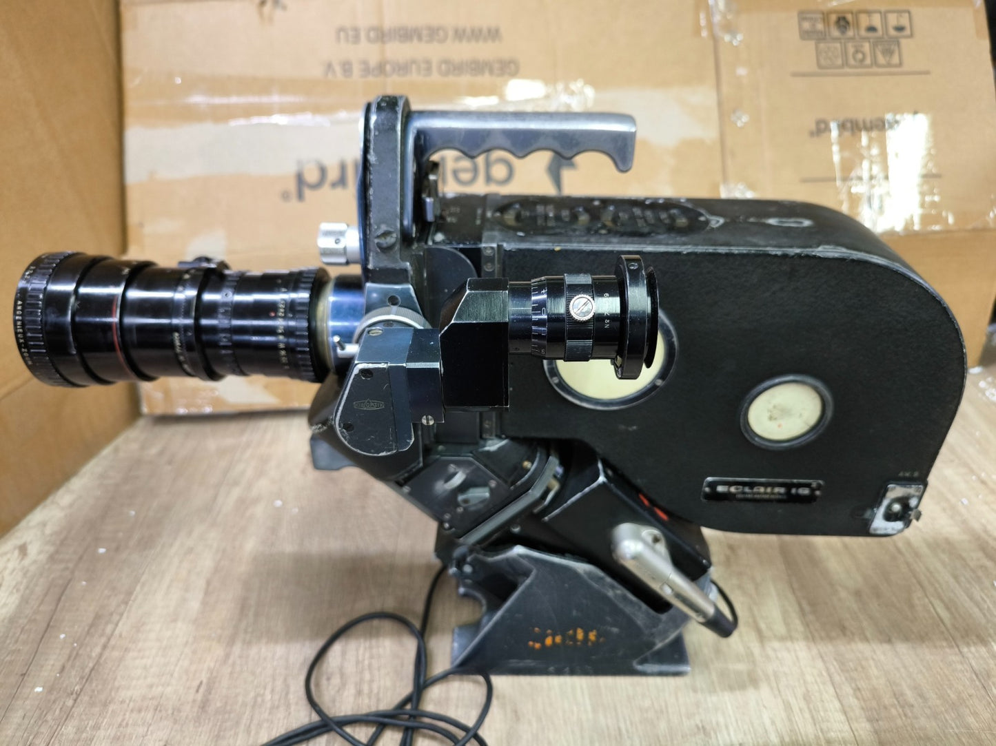 Eclair NPR 16mm Camera 400' Magazine motor tripod Angenieux 12-120 2.2 B Ultra16