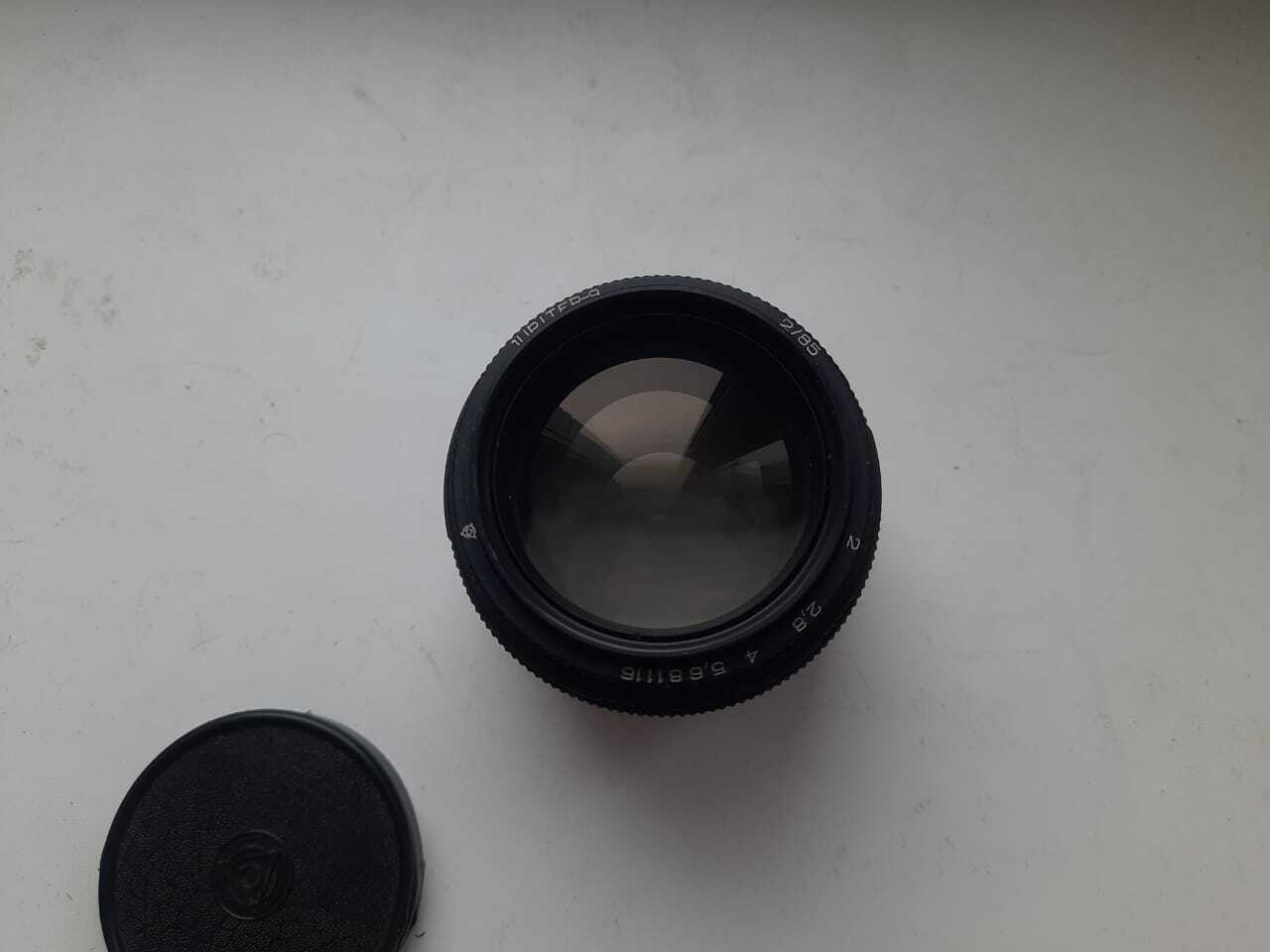Soviet SLR Jupiter-9 2/85mm LZOS lens M42 screw mount Zenit Pentax Praktica 77
